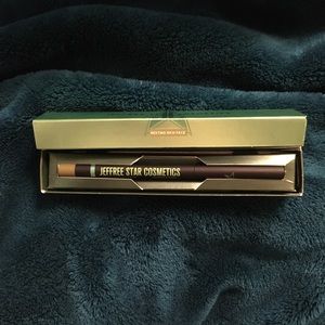 Jeffree Star Automatic Eyeliner Resting Rich Face